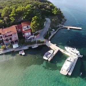 Zala Matusan Apartment Supetarska Draga